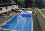 Veřejný bazén určen pro hotelové hosty v Jizerských horách [nové okno]